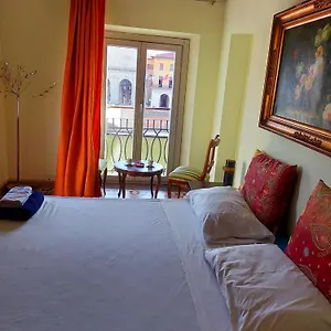 Vespina Alloggio in famiglia Pisa