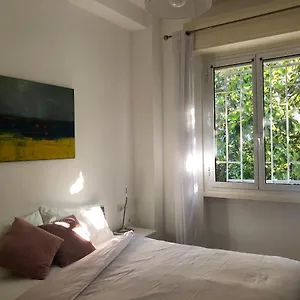 Lovely 2 With Small Garden Milan